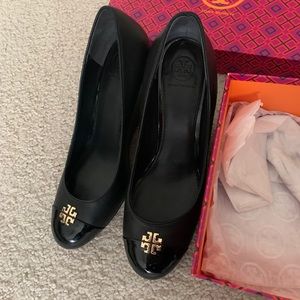 Tory Burch closed toe wedge